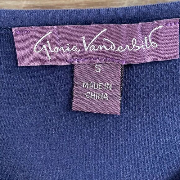 Gloria Vanderbilt NWT Women’s Ink Blue Vneck Rhinestone Dressy Blouse Sz Small - Picture 4 of 8